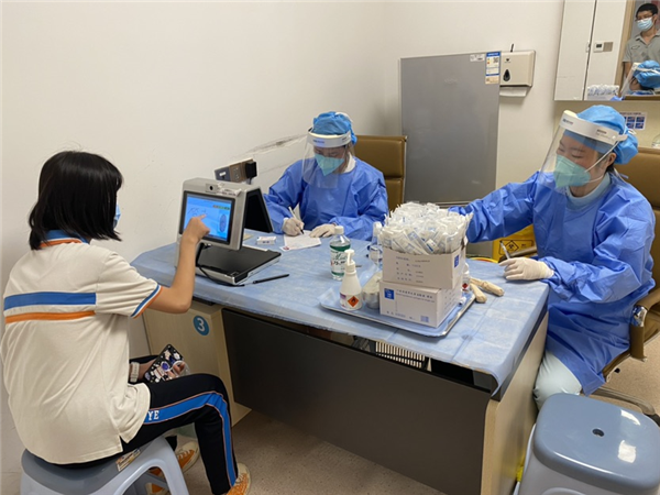 【花城+】1800多名学生接种疫苗！番禺“专场”好热闹